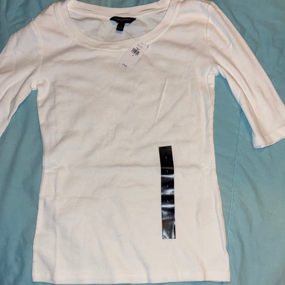 Banana Republic Tops - Banana Republic White Ribbed 3/4 length Sleeve Tee Small
